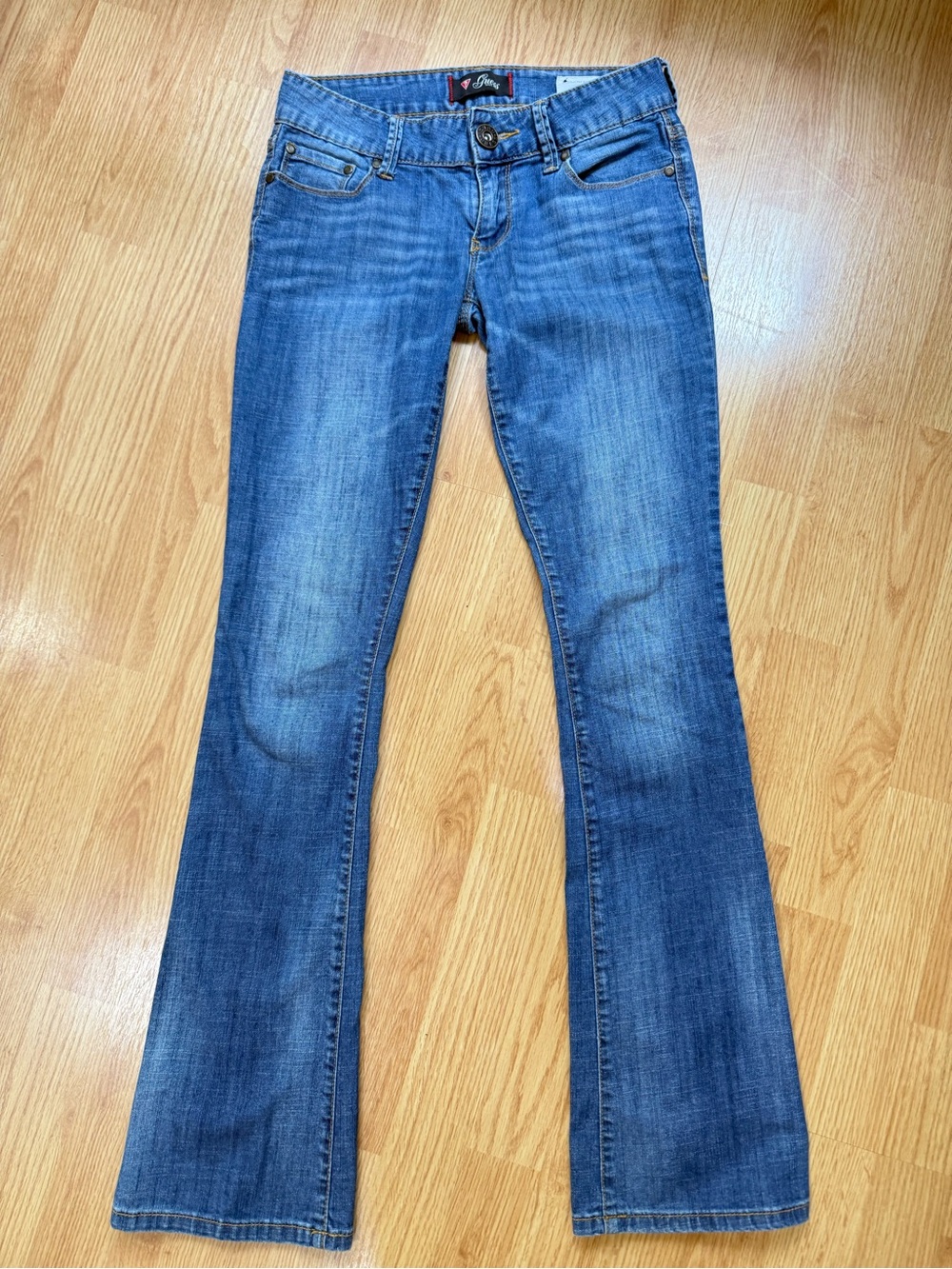 GUESS Sarah Fit Women’s 26 Medium Rise Bootcut Jeans Y2K Stretch Blue